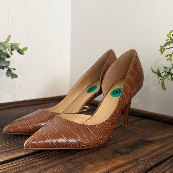 Nine West Shoes - NWT Nine West Brown Crocodile Pattern Heeled Pumps